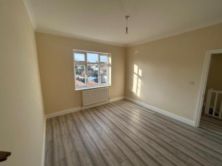 3 bedroom Semi-detached house to let in Westbury Road, Southend-on-Sea, SS2