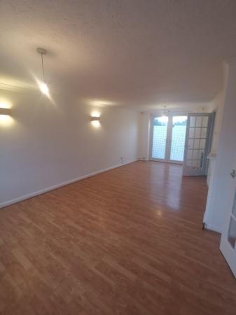 3 bedroom Semi-detached house to let in Orchard Side, Leigh-on-Sea, SS9