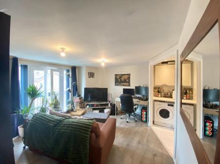 2 bedroom Flat for sale in Middlewood Street, Salford, M5