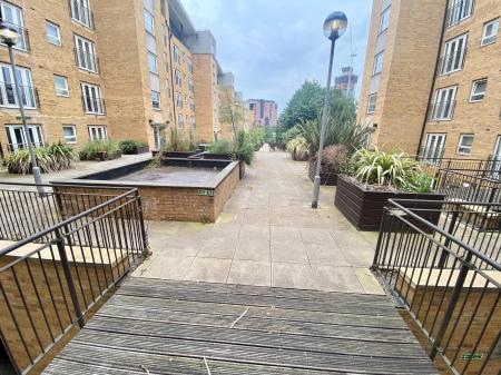 2 bedroom Flat for sale in Middlewood Street, Salford, M5