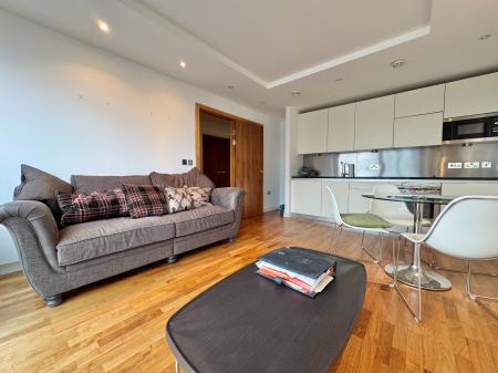 1 bedroom Flat for sale in 94 The Quays, Salford, M50