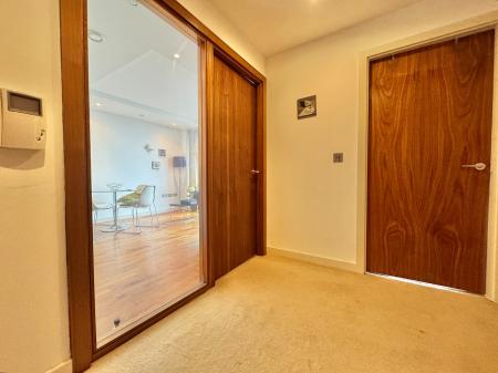 1 bedroom Flat for sale in 94 The Quays, Salford, M50