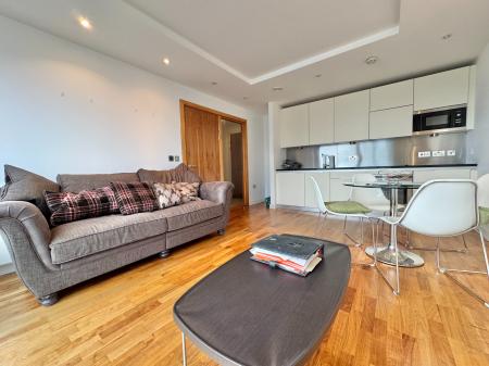 1 bedroom Flat for sale in 94 The Quays, Salford, M50