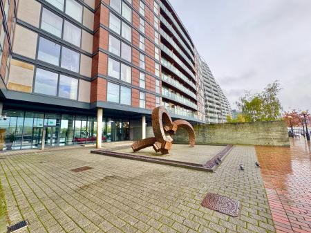 1 bedroom Flat for sale in 94 The Quays, Salford, M50