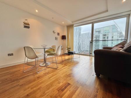 1 bedroom Flat for sale in 94 The Quays, Salford, M50