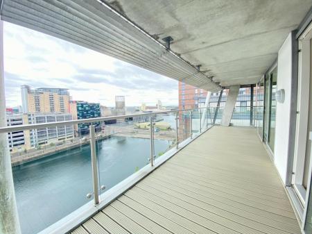 2 bedroom Flat for sale in NV Building, 96 The Quays, M50