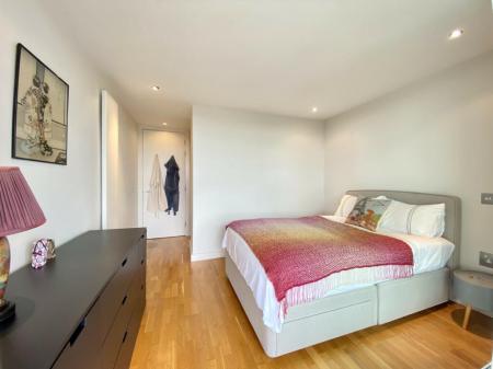 2 bedroom Flat for sale in NV Building, 96 The Quays, M50