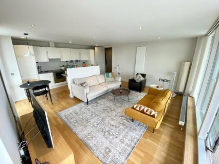 2 bedroom Flat for sale in NV Building, 96 The Quays, M50