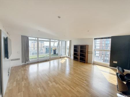 3 bedroom Penthouse for sale in 96 The Quays, Salford Quays, Salford, M50