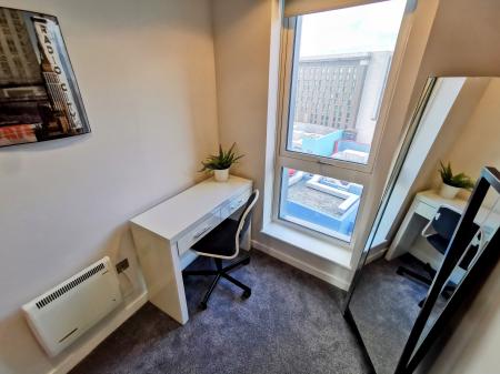 3 bedroom Flat for sale in The Heart, Media City M50 2TH