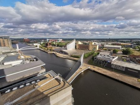 3 bedroom Flat for sale in The Heart, Media City M50 2TH