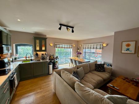 Chapeltown Street, Manchester, M1