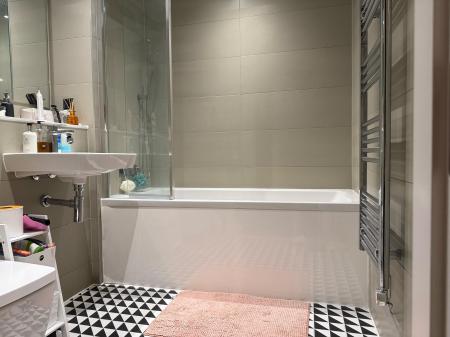 1 bedroom Flat for sale in Red, Salford, M50