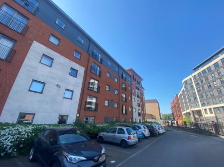 3 bedroom Flat for sale in Woden Street, Salford, M5