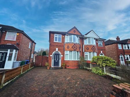 Conway Road, Sale, M33