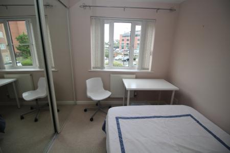 2 bedroom Flat to let in Labrador Quay, Salford Quays, Salford, M50