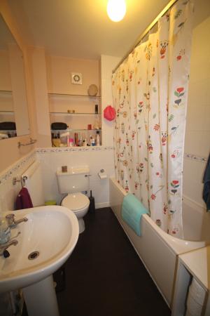 2 bedroom Flat to let in Labrador Quay, Salford Quays, Salford, M50