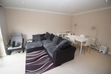 2 bedroom Flat to let in Labrador Quay, Salford Quays, Salford, M50