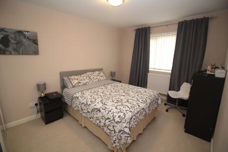 2 bedroom Flat to let in Labrador Quay, Salford Quays, Salford, M50