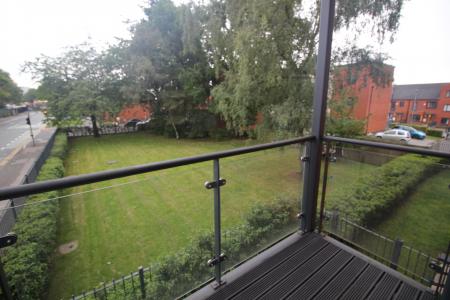 2 bedroom Flat to let in Liverpool Street, Salford, M6