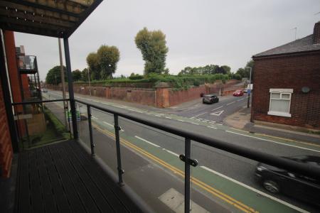 2 bedroom Flat to let in Liverpool Street, Salford, M6