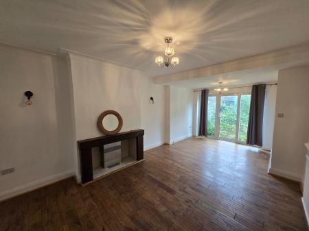 3 bedroom Semi-detached house to let in Manor Road, Salford, M6