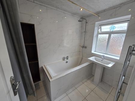 3 bedroom Semi-detached house to let in Manor Road, Salford, M6