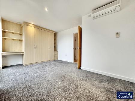 2 bedroom Flat for sale in The Quays, Salford, M50