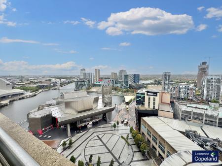 2 bedroom Flat for sale in The Quays, Salford, M50