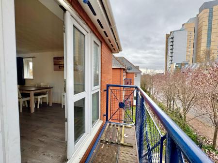 2 bedroom Flat for sale in The Quays, Salford Quays, Salford, M50