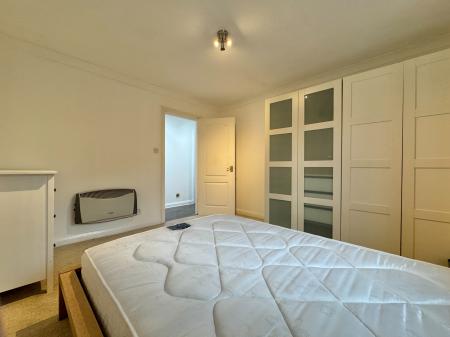 2 bedroom Flat to let in The Quays, Salford Quays, Salford, M50