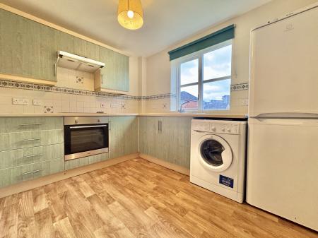 2 bedroom Flat for sale in Georgette Drive, Salford, M3