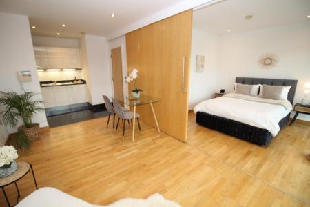 1 bedroom Flat to let in No. 1 Deansgate, Manchester, M3