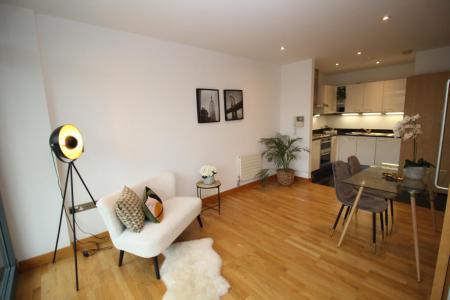 1 bedroom Flat to let in No. 1 Deansgate, Manchester, M3