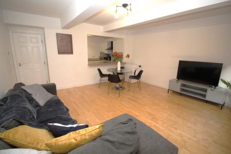 2 bedroom Flat to let in 19 Dickinson Street, Manchester, M1
