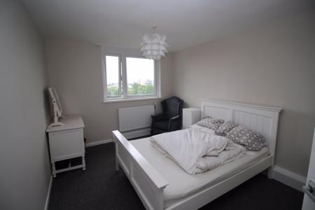 2 bedroom Flat to let in Change Way, Salford, M3