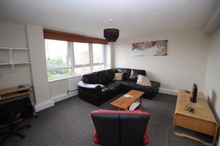 2 bedroom Flat to let in Change Way, Salford, M3