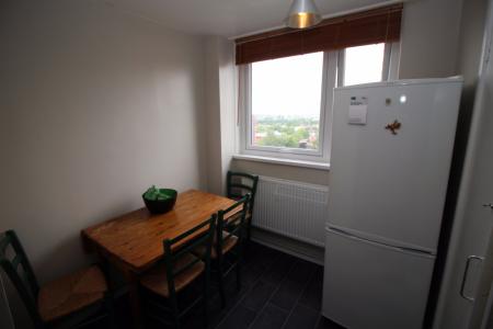 2 bedroom Flat to let in Change Way, Salford, M3