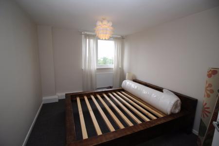 2 bedroom Flat to let in Change Way, Salford, M3