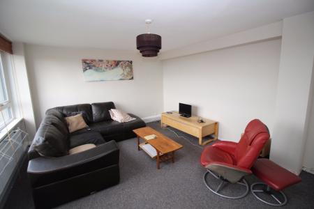2 bedroom Flat to let in Change Way, Salford, M3