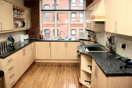 2 bedroom Flat to let in 384 Chester Road, Manchester, M16