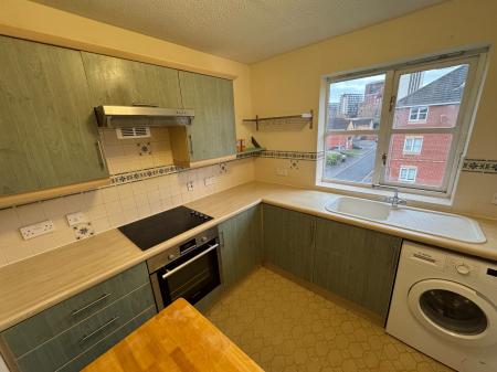 2 bedroom Flat for sale in Georgette Drive, Salford, M3