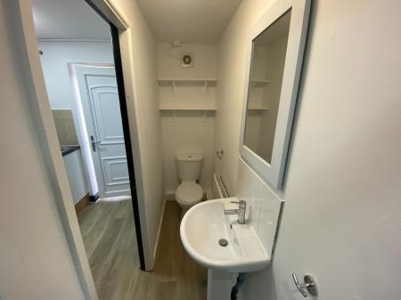 2 bedroom Terraced House to let in Harley Road, Sale, M33