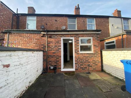 2 bedroom Terraced House to let in Harley Road, Sale, M33