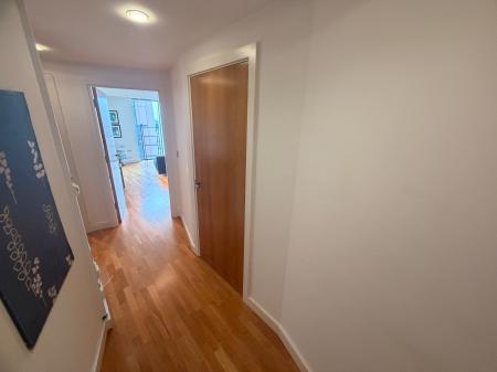 1 bedroom Flat to let in 250 The Quays, Salford Quays, Salford, M50