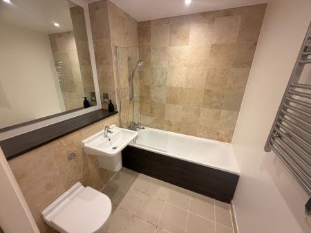 1 bedroom Flat to let in 250 The Quays, Salford Quays, Salford, M50
