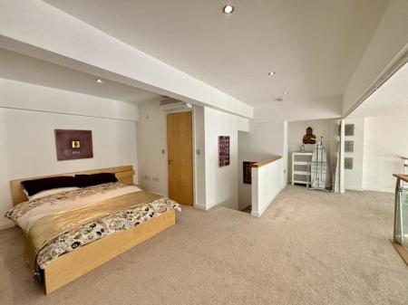 2 bedroom Apartment for sale in The Quays, Salford Quays, Salford, M50