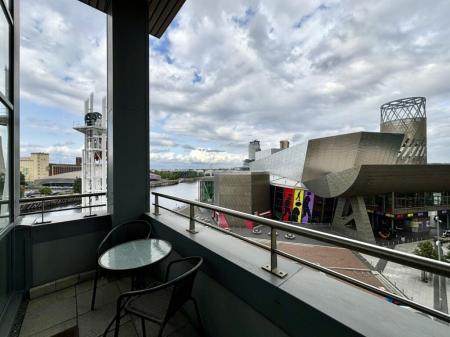 2 bedroom Apartment for sale in The Quays, Salford Quays, Salford, M50