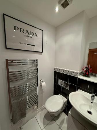 2 bedroom Flat to let in Great Oak Drive, Altrincham, WA15