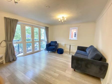 3 bedroom Flat to let in Vancouver Quay, Salford Quays, Salford, M50